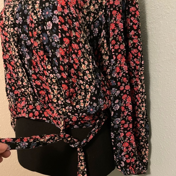 American Eagle cropped top, size m - Picture 6 of 8